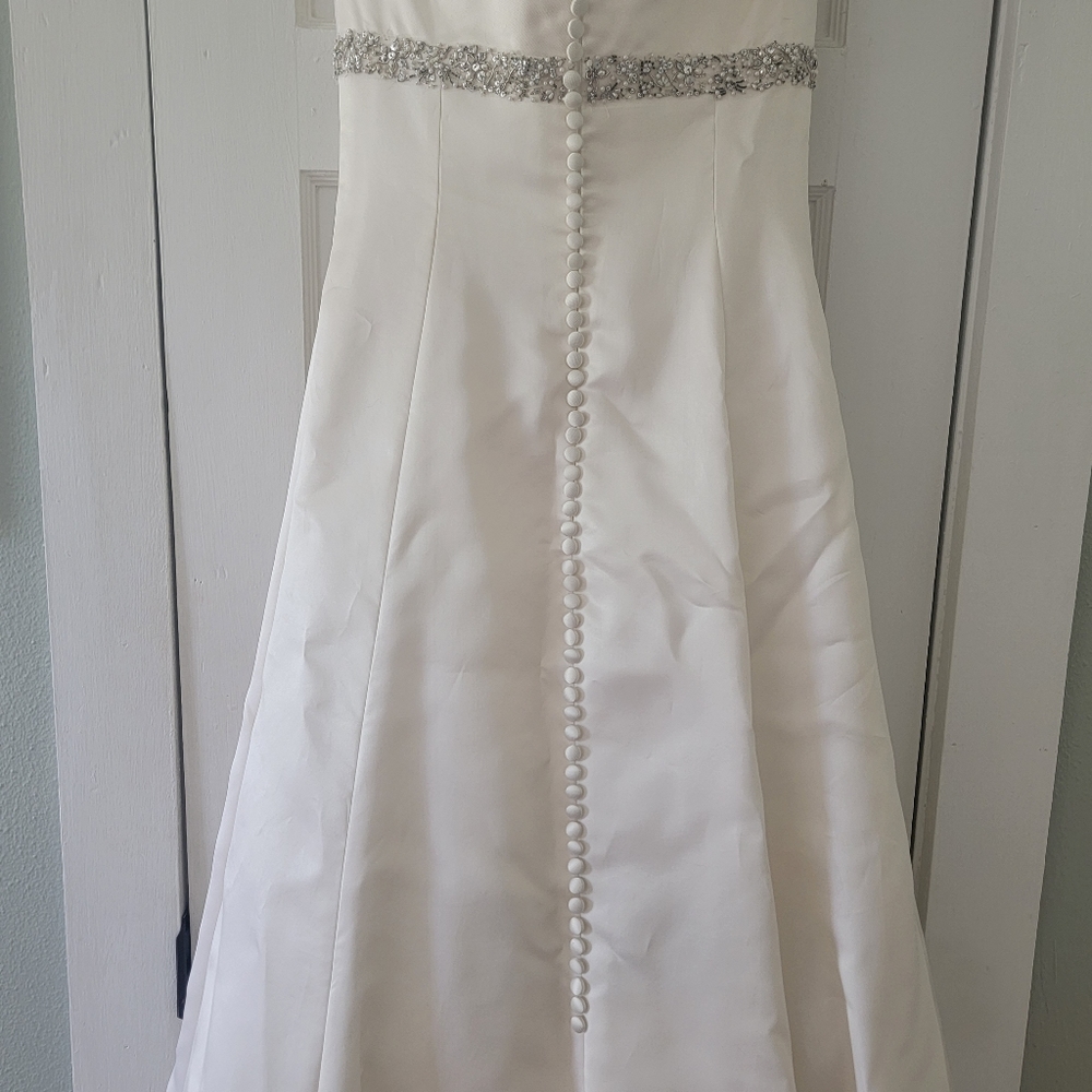 Vera Wang, wedding dress, lightly used, size 8